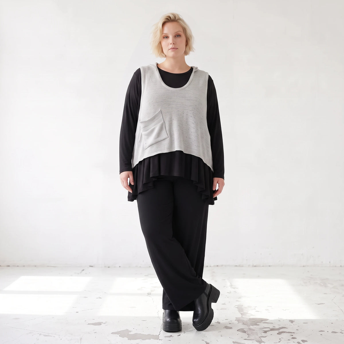 Ärmelloser Stricküberwurf in A-Linie mit Kapuze Tunnelzug Tasche und Baumwollstretch
