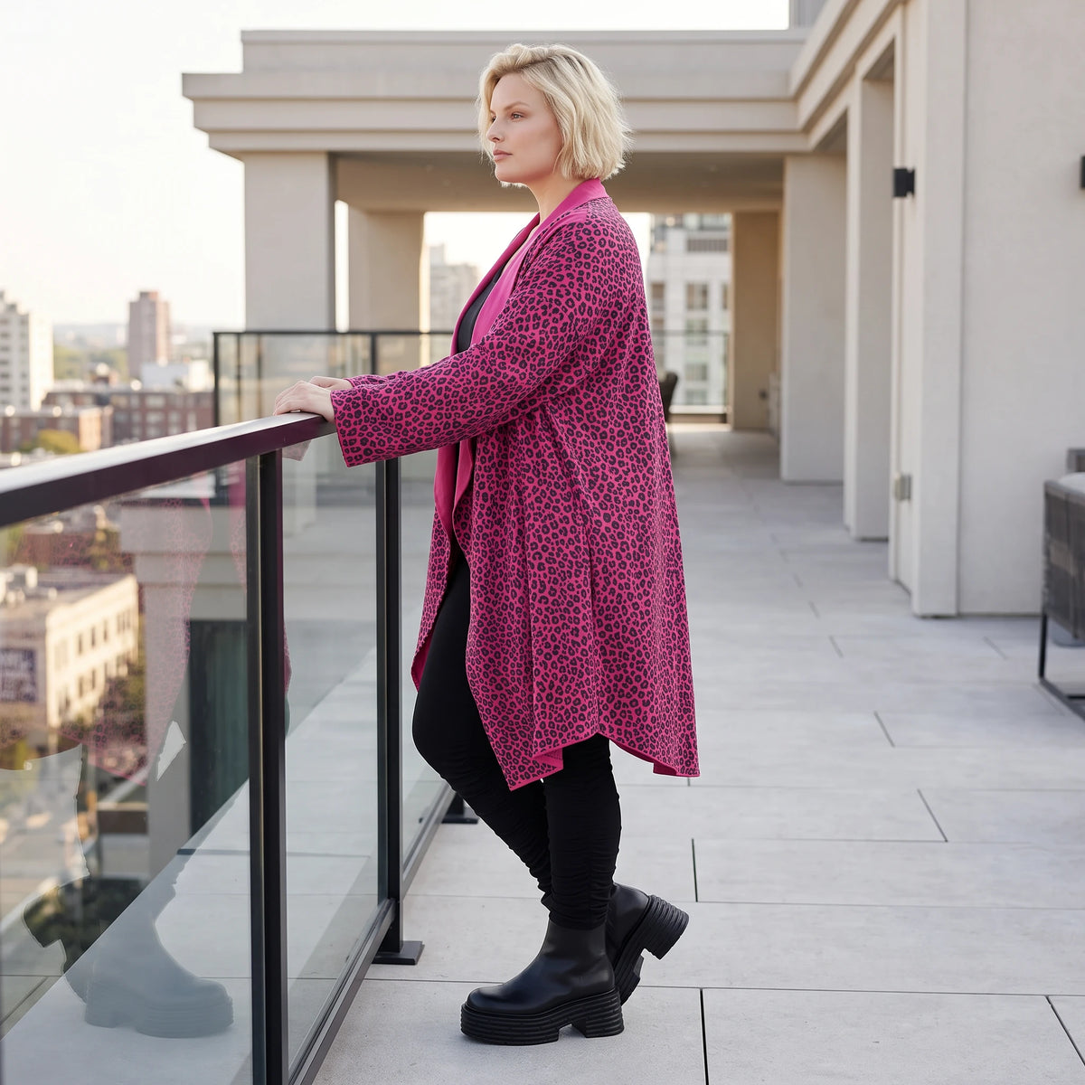 Cardigan aus weichem French Terry mit Stehkragen geradem Schnitt und Seitentaschen