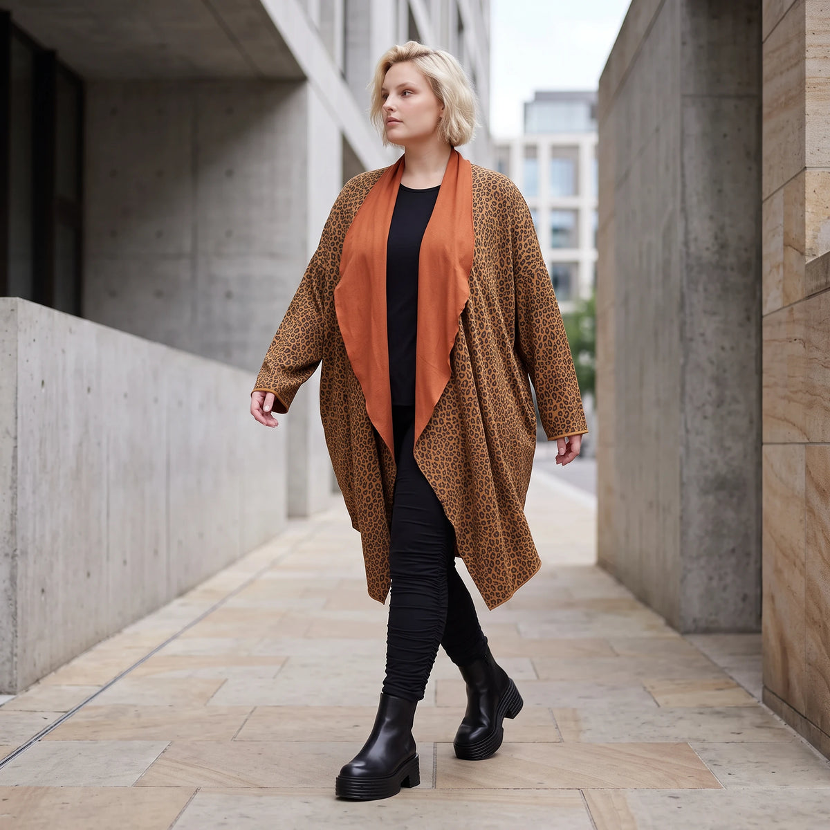 Cardigan in Rost aus French Terry mit Stehkragen geradem Schnitt und Seitentaschen vorne