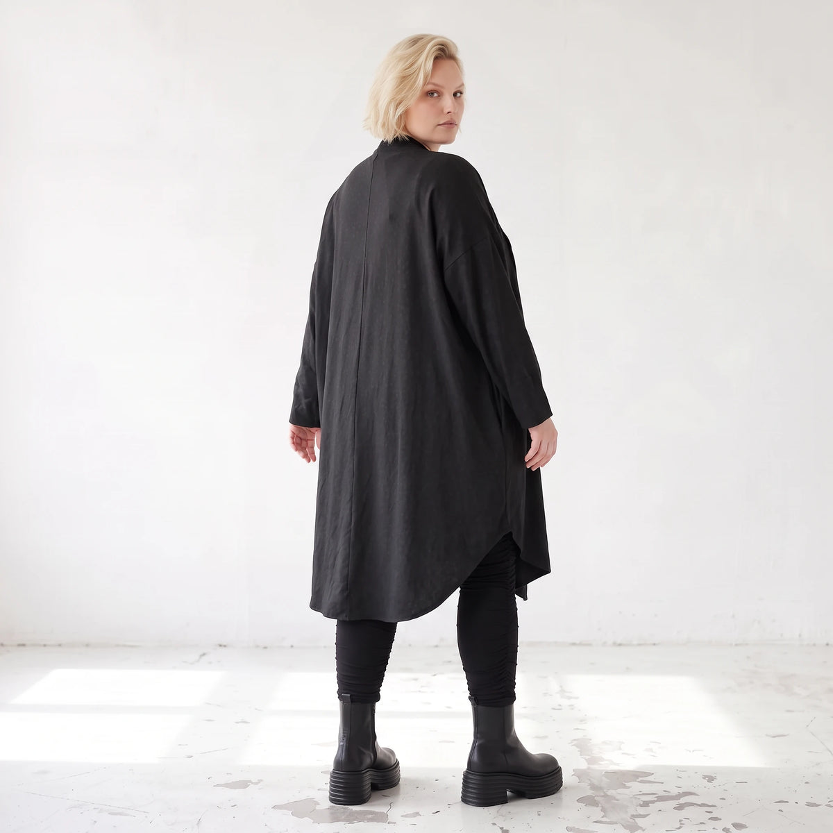 Cardigan aus French Terry mit Stehkragen Faltennaht und Seitentaschen ohne Verschluss