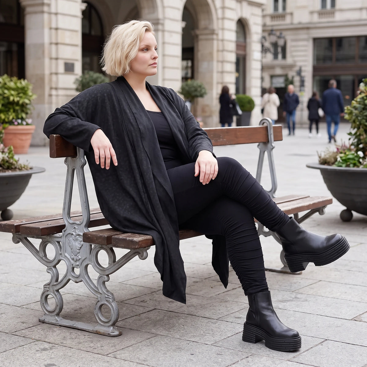 Cardigan aus French Terry mit Stehkragen Faltennaht und Seitentaschen ohne Verschluss