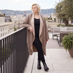 Langer Cardigan in Braun/Beige/Schwarz aus French Terry mit Stehkragen und Faltennaht