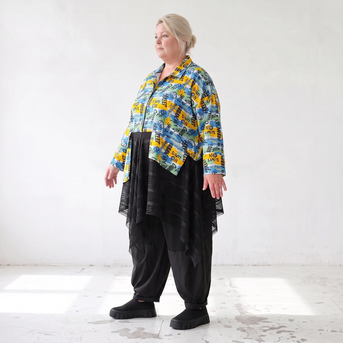 Gelb/Multi Jerseyjacke in A-Linie mit Netzeinsatz Hemdkragen Knopfleiste Zipfelsaum