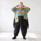 Gelb/Multi Jerseyjacke in A-Linie mit Netzeinsatz Hemdkragen Knopfleiste Zipfelsaum