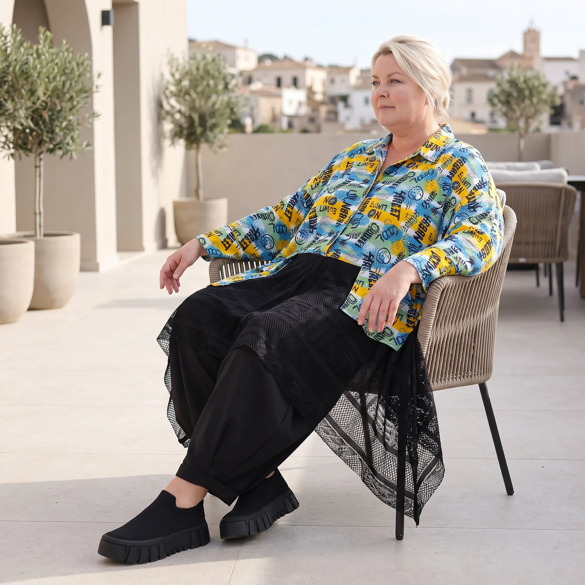 Gelb/Multi Jerseyjacke in A-Linie mit Netzeinsatz Hemdkragen Knopfleiste Zipfelsaum
