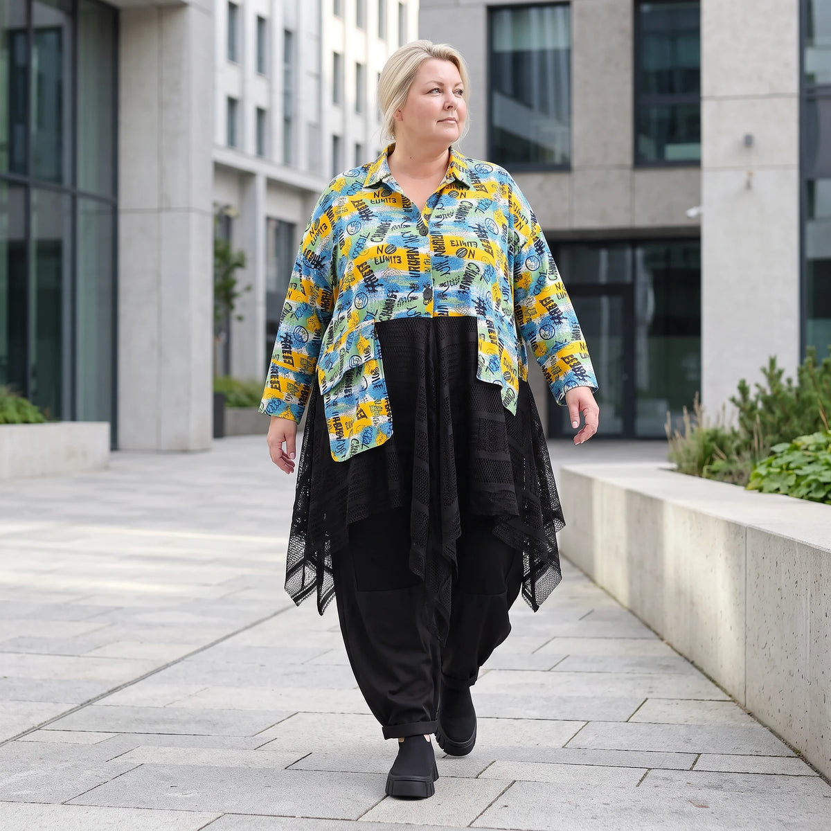 Gelb/Multi Jerseyjacke in A-Linie mit Netzeinsatz Hemdkragen Knopfleiste Zipfelsaum