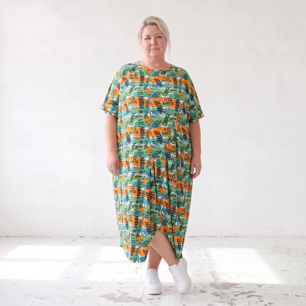 Jerseykleid in Grün/Multi mit Rundhalsausschnitt in Ballonform aus weichem Stretchstoff