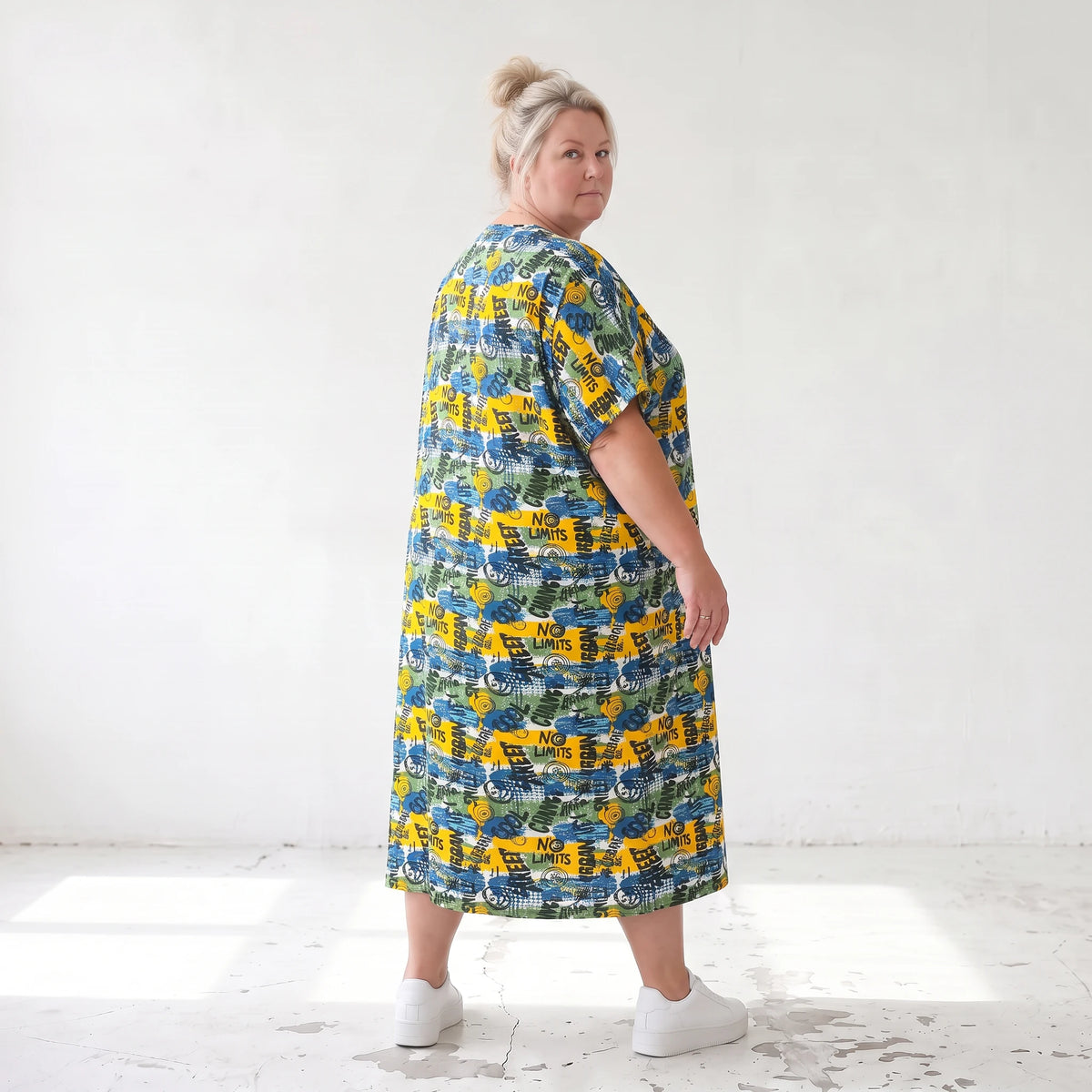 Kleid im Ballonschnitt aus Baumwolljersey mit Gelb/Multi Print und elastischem Komfort