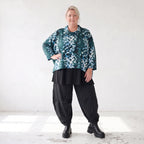 Kastiges Rollkragenshirt aus Viskosetwill mit Stretch und 3/4-Arm mit lockerem Fall