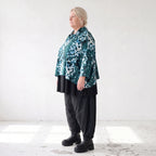 Kastiges Rollkragenshirt aus Viskosetwill mit Stretch und 3/4-Arm mit lockerem Fall
