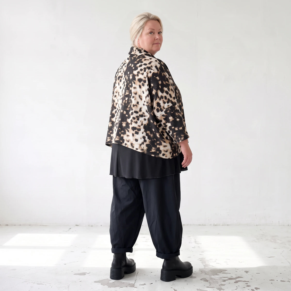 Kastiges Twillshirt mit Rollkragen und 3/4-Arm in Braun/Weiß mit softem Stretchkomfort