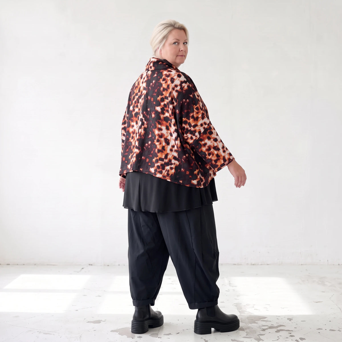 Twillshirt mit Rollkragen und 3/4-Arm in Rost/Weiß mit kastiger Form aus Twill