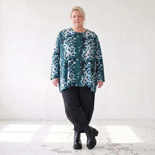 Langarmshirt in Petrol/Weiß aus weichem Stretch Twill mit Rundhalsausschnitt in A-Linie