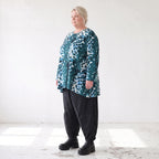 Langarmshirt in Petrol/Weiß aus weichem Stretch Twill mit Rundhalsausschnitt in A-Linie