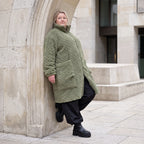 Khaki Teddymantel Wintermantel mit Stehkragen geradem Schnitt Taschen und Reißverschluss