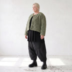 Kuschelige khakifarbene Teddyjacke mit Rundhalsausschnitt Knopfleiste und softer Form
