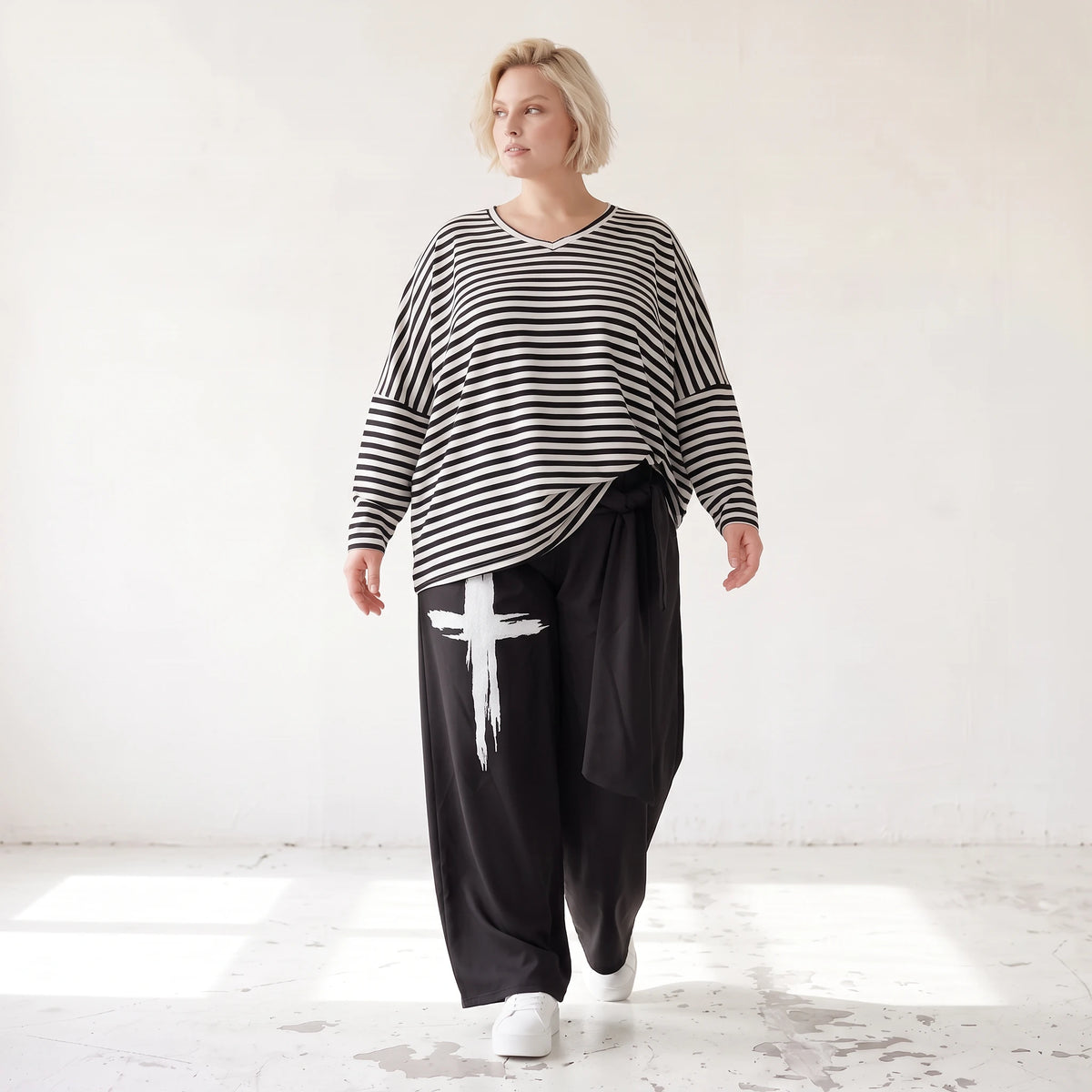 Warme Fleece Marlenehose mit elastischem Bund und Bindegürtel im weiten Komfortschnitt