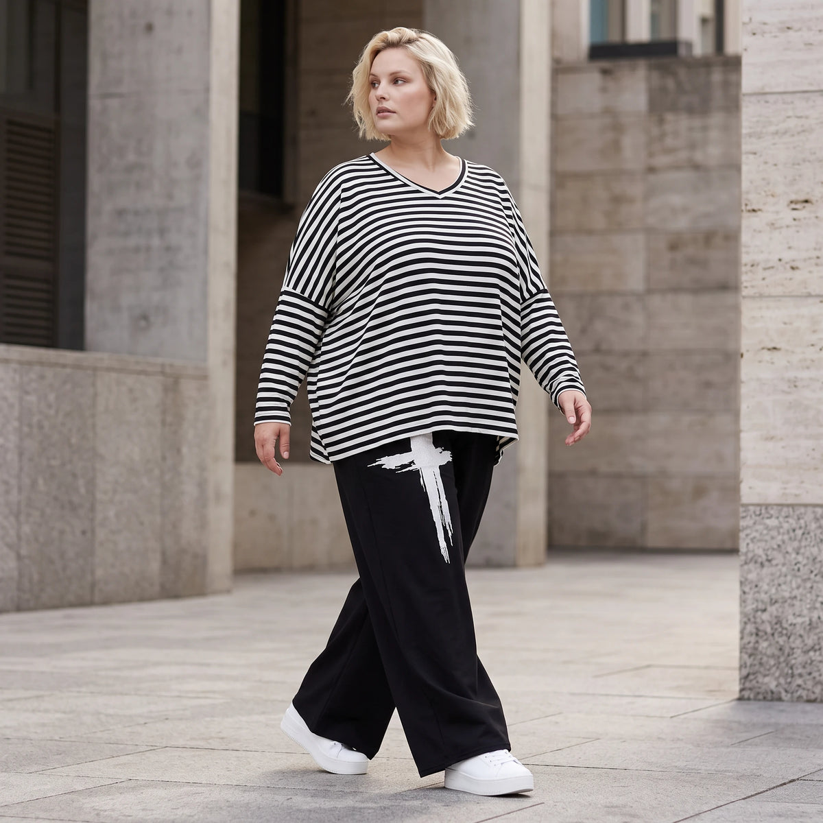 Warme Fleece Marlenehose mit elastischem Bund und Bindegürtel im weiten Komfortschnitt