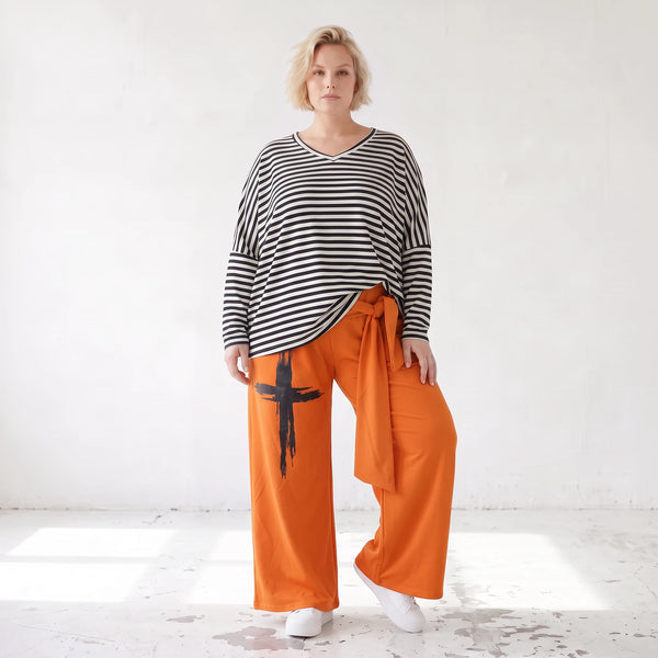 Marlenehose aus weichem Fleece mit Stretch und elastischem Bund mit Bindegürtel für Winter