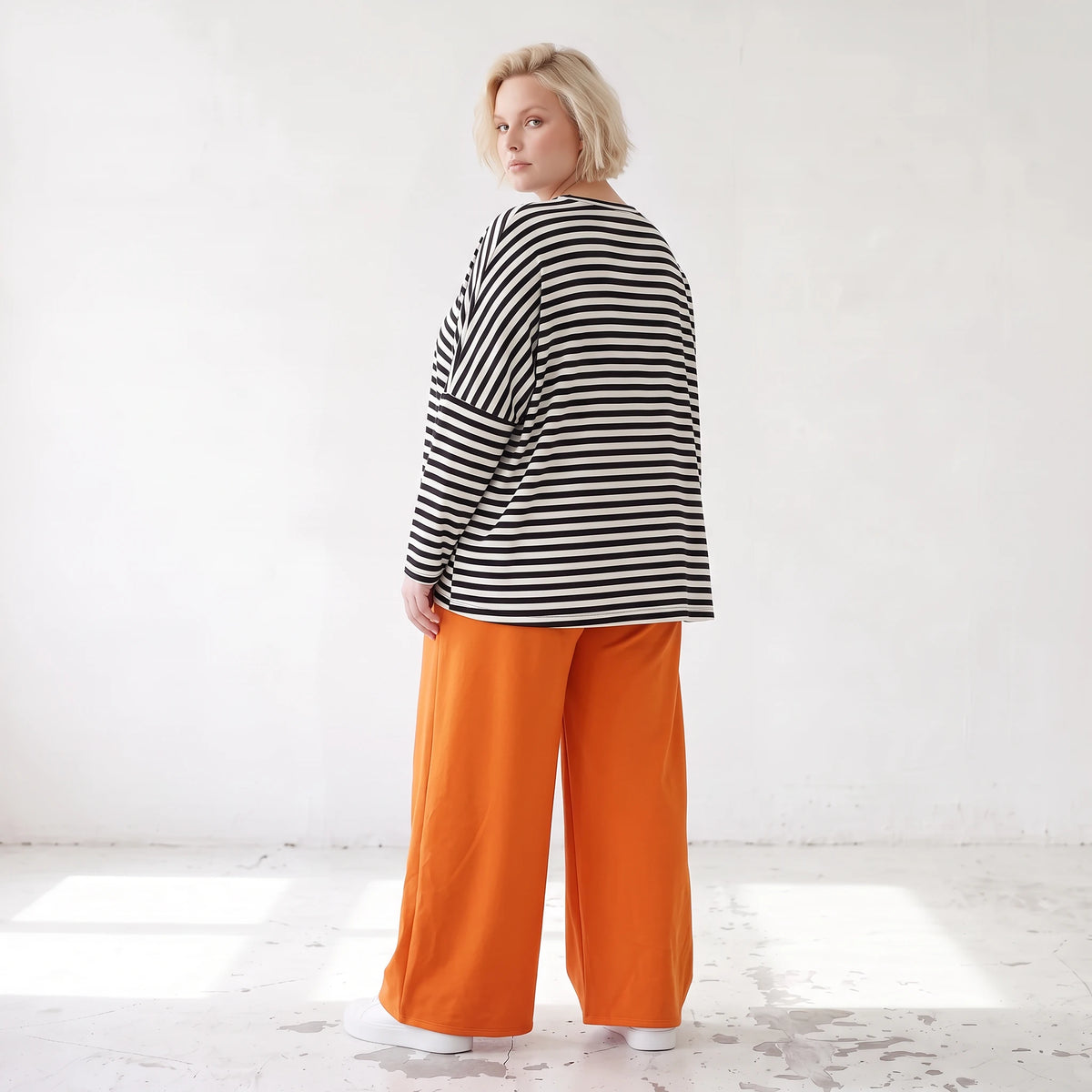 Marlenehose aus weichem Fleece mit Stretch und elastischem Bund mit Bindegürtel für Winter