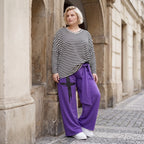 Lila Marlenehose aus weichem warmem Fleece mit Elasthan elastischem Bund und Bindegürtel