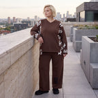 Braune Ballonhose aus weichem Fleece mit elastischem Bund und Taschen mit Klappe vorn
