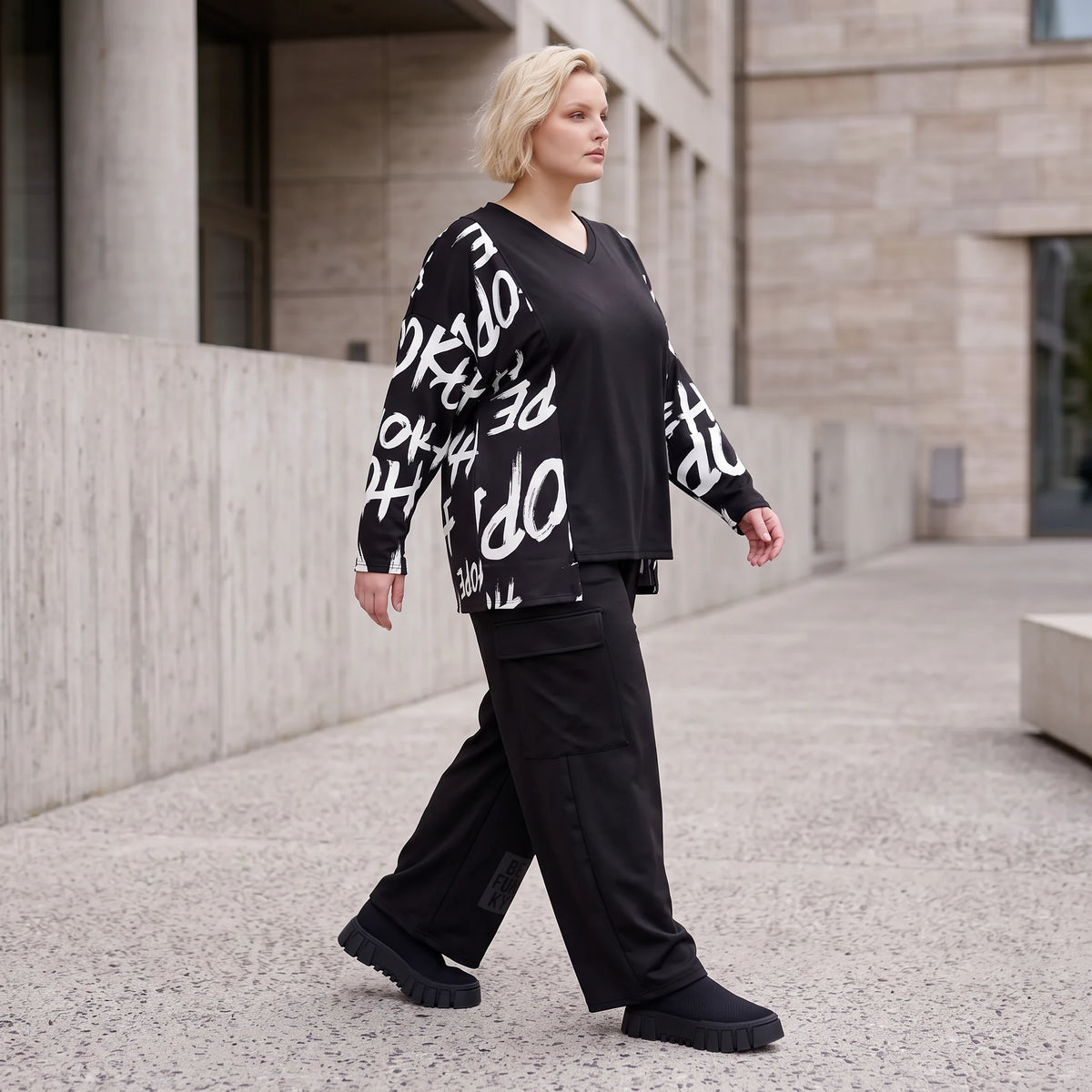 Weiche warme Fleece Ballonhose mit elastischem Bund und aufgesetzten Taschen mit Klappe
