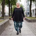 Ballonhose aus Petrol/Weiß Twill mit elastischem Bund weitem Bein und praktischen Taschen