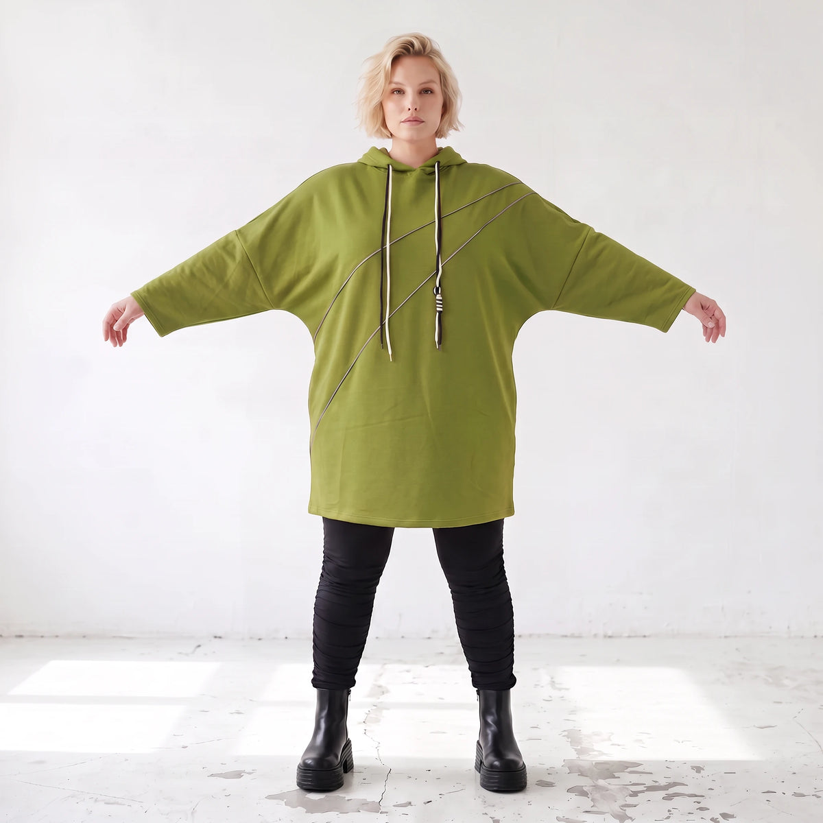 Olivgruener Fleece Hoody mit Stretchkomfort im geraden Schnitt warm und alltagstauglich
