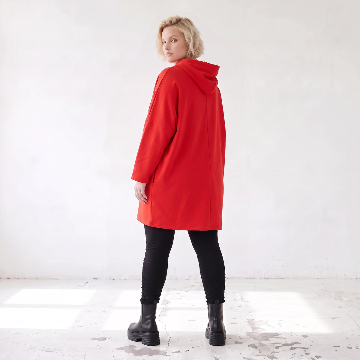 Roter Fleece Hoody in lässiger Passform kuschelig weich warm und bequem für kalte Tage