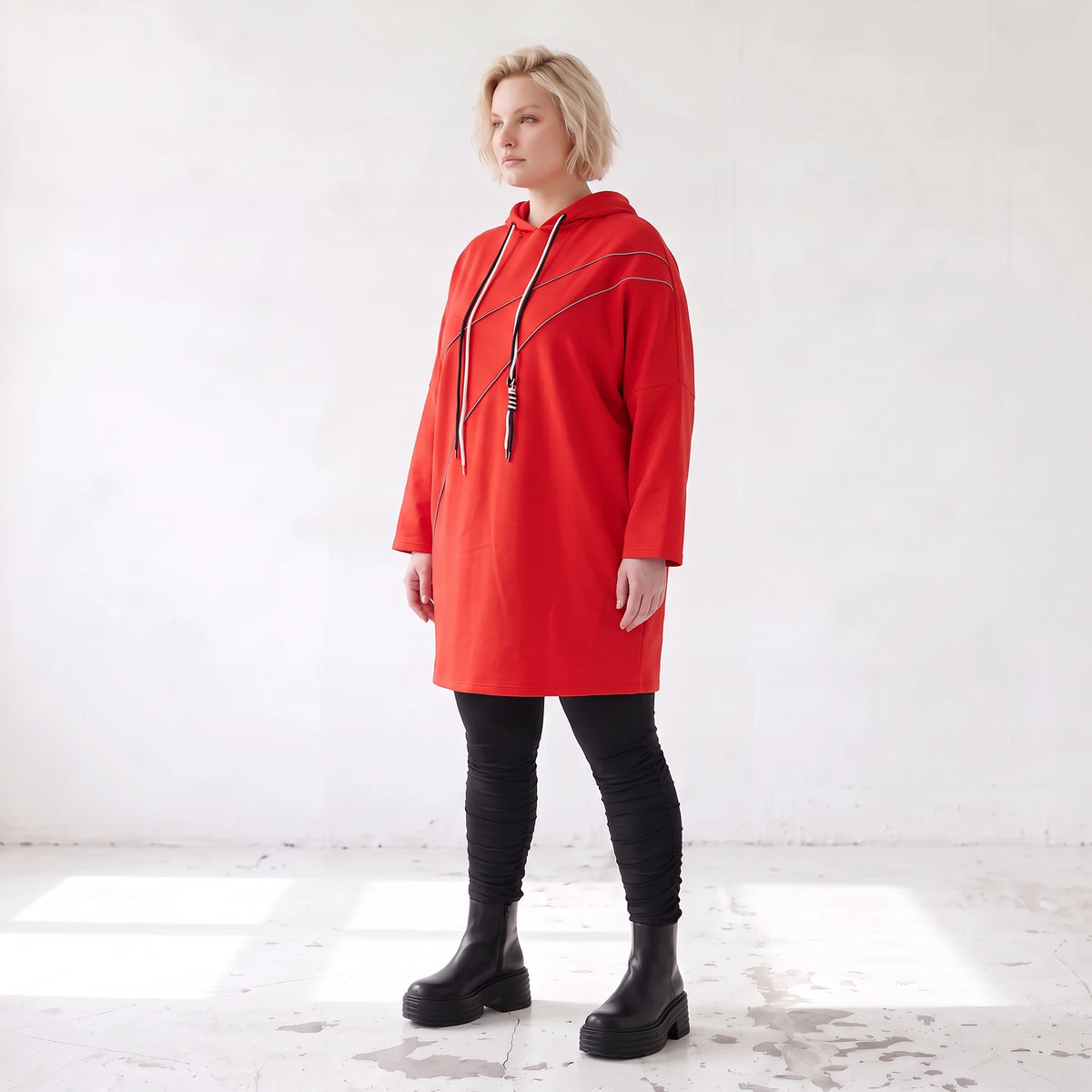 Roter Fleece Hoody in lässiger Passform kuschelig weich warm und bequem für kalte Tage