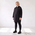 Schwarzer Fleece Hoody mit Stretch in gerader Form kuschelig weich und herrlich bequem