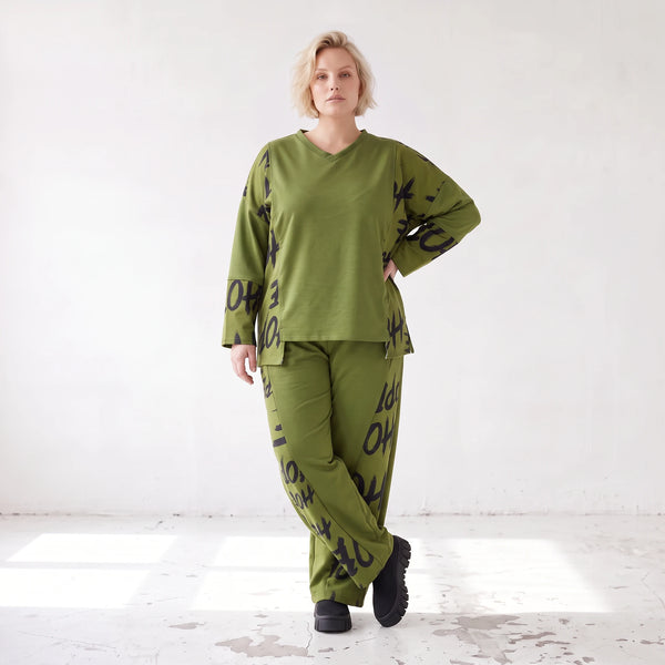 Olivgrüne Ballonhose aus Fleece mit Stretch und Schnürbund für modische Winterlooks