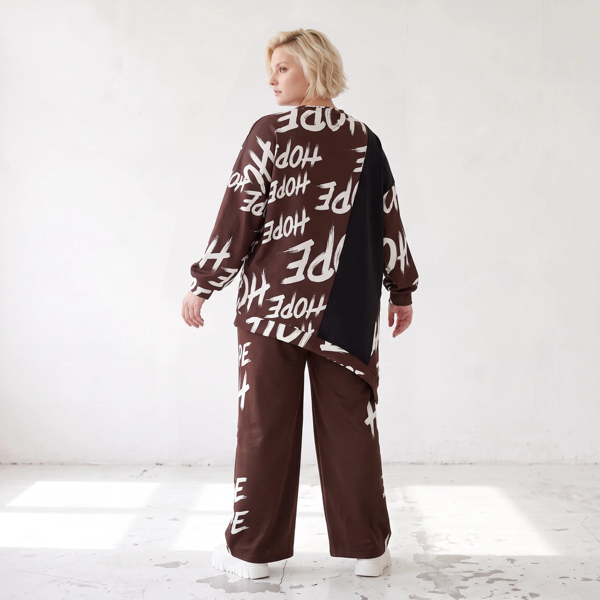 Braunes Fleeceshirt mit asymmetrischem Schnitt und Zipfelsaum weich und herrlich warm