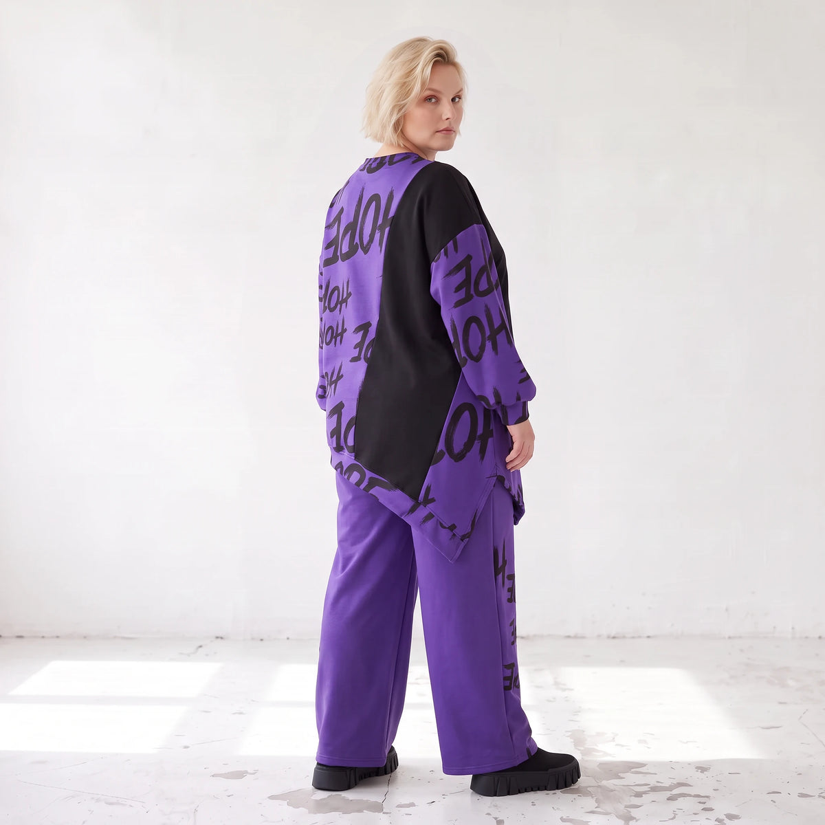 Lila Fleecelangarmshirt mit asymmetrischem Schnitt und Zipfelsaum samt Stretchkomfort