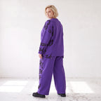 Lila Fleeceshirt mit V-Ausschnitt und Langarm weich warm im geraden Schnitt Stretchfit