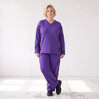 Lila Fleeceshirt mit V-Ausschnitt und Langarm weich warm im geraden Schnitt Stretchfit