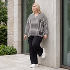 Langarmshirt aus Jersey mit Stretch in Schwarz/Weiss locker geschnitten mit V-Ausschnitt