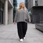 Langarmshirt aus Jersey mit Stretch in Schwarz/Weiss locker geschnitten mit V-Ausschnitt