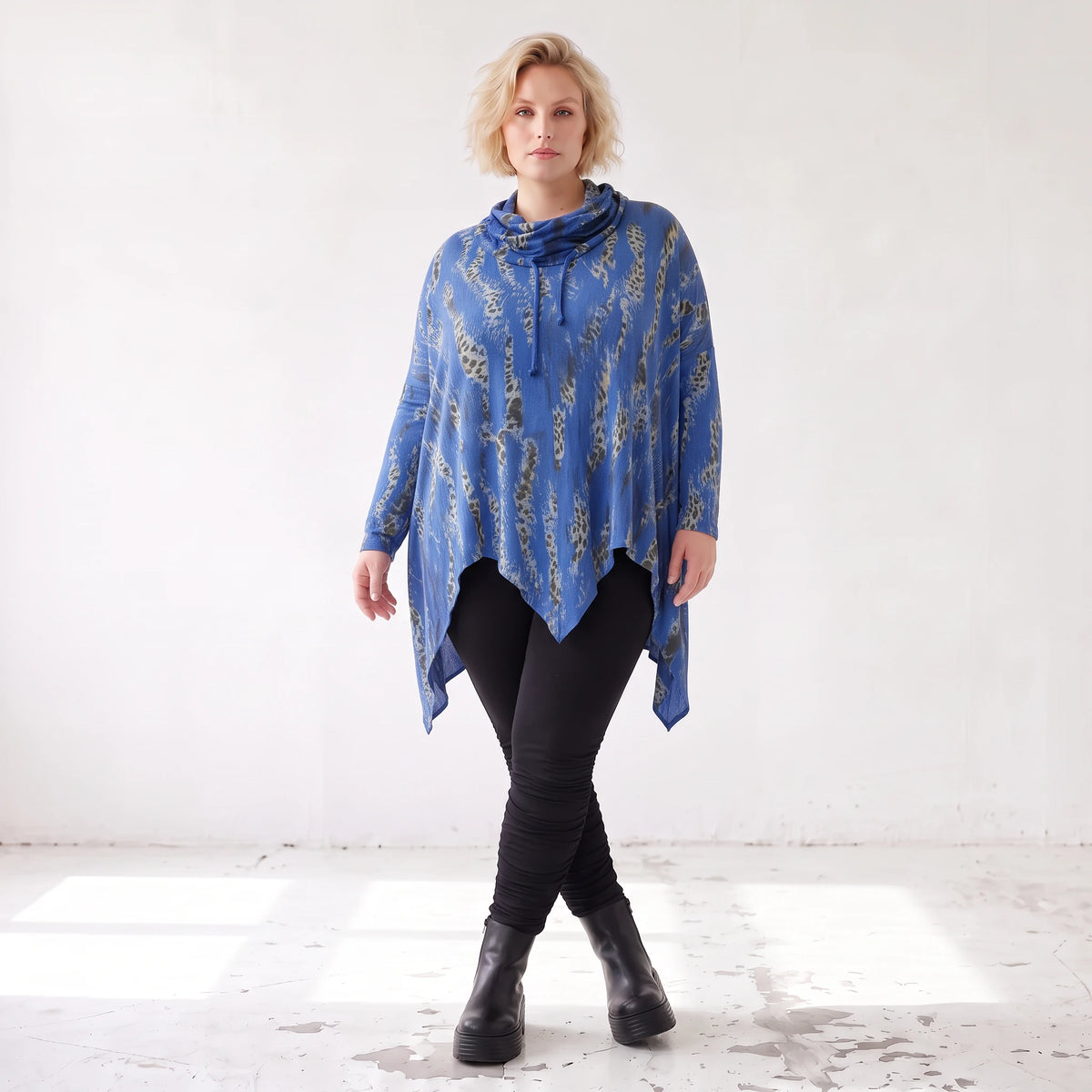 Wintershirt aus Baumwolle in A-Linie mit weichem Rollkragen Tunnelzug und Zipfelsaum