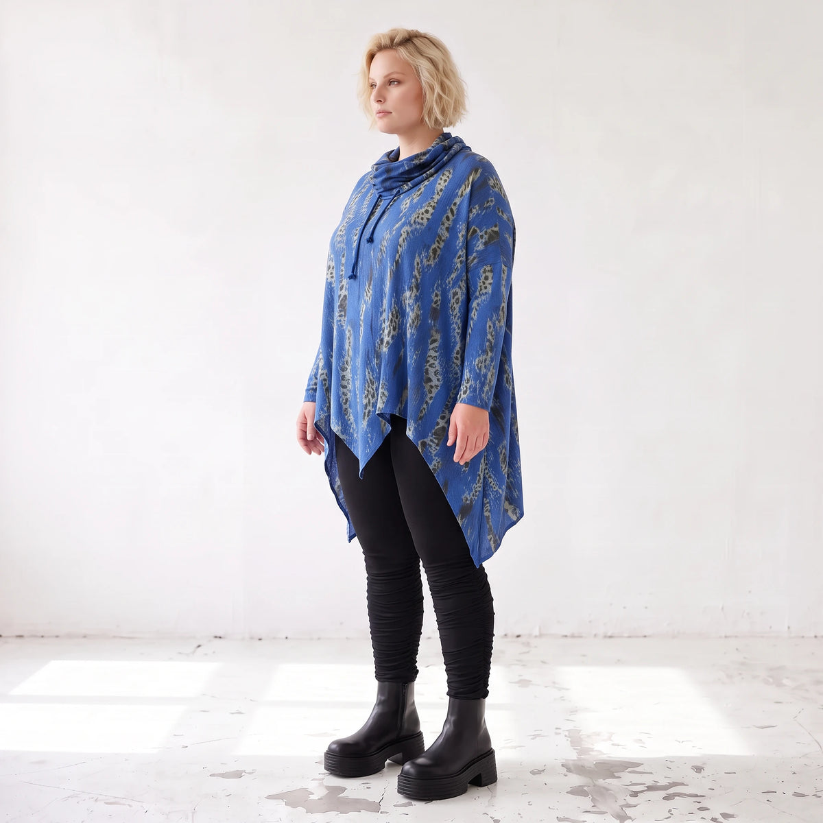 Wintershirt aus Baumwolle in A-Linie mit weichem Rollkragen Tunnelzug und Zipfelsaum