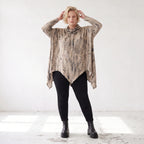 Langarmshirt aus Baumwolle in Beige/Braun mit Rollkragen Tunnelzug und A-Linie Zipfelsaum