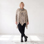 Langarmshirt aus Baumwolle in Beige/Braun mit Rollkragen Tunnelzug und A-Linie Zipfelsaum