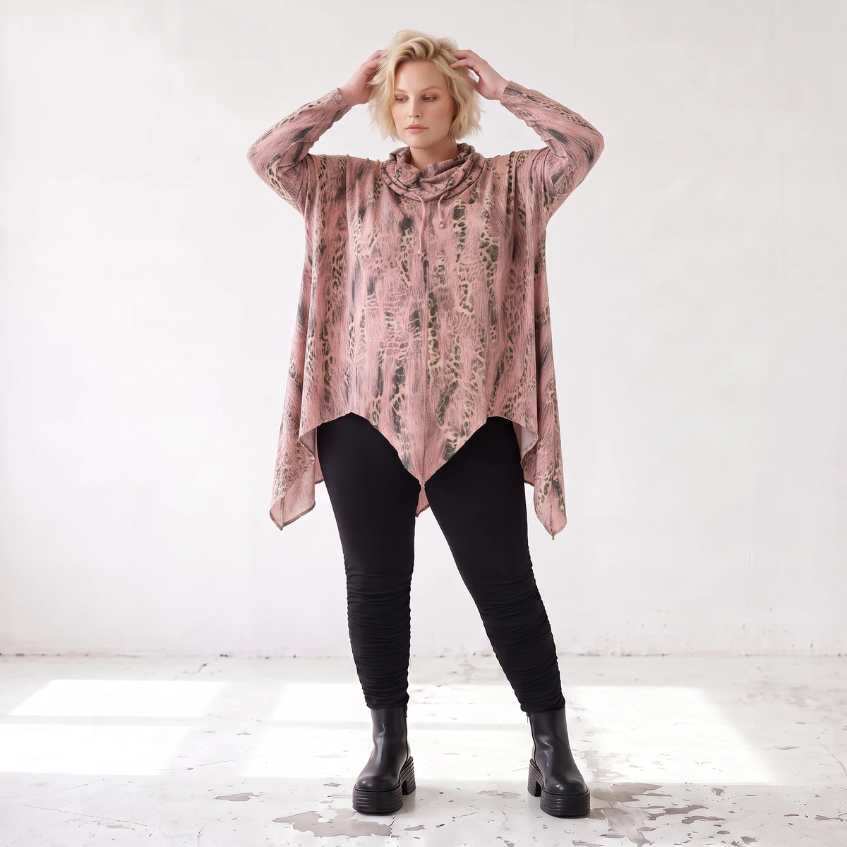 Wintershirt in Rosa/Beige mit Rollkragen Tunnelzug Zipfelsaum und Baumwolle A-Linie