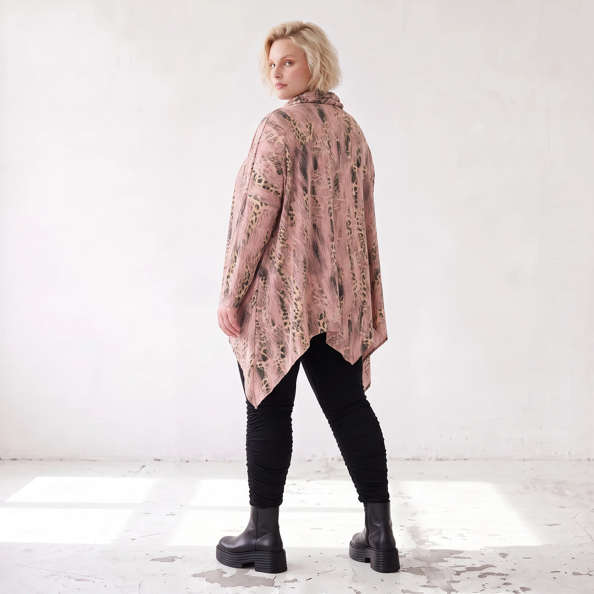 Wintershirt in Rosa/Beige mit Rollkragen Tunnelzug Zipfelsaum und Baumwolle A-Linie