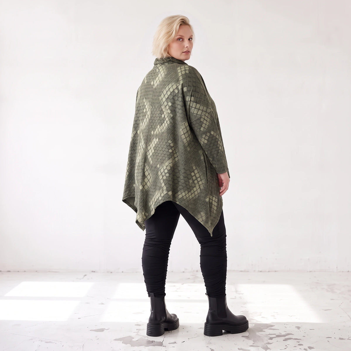 Wintershirt aus Baumwolljersey mit Rollkragen Tunnelzug und Zipfelsaum in A-Linie weich