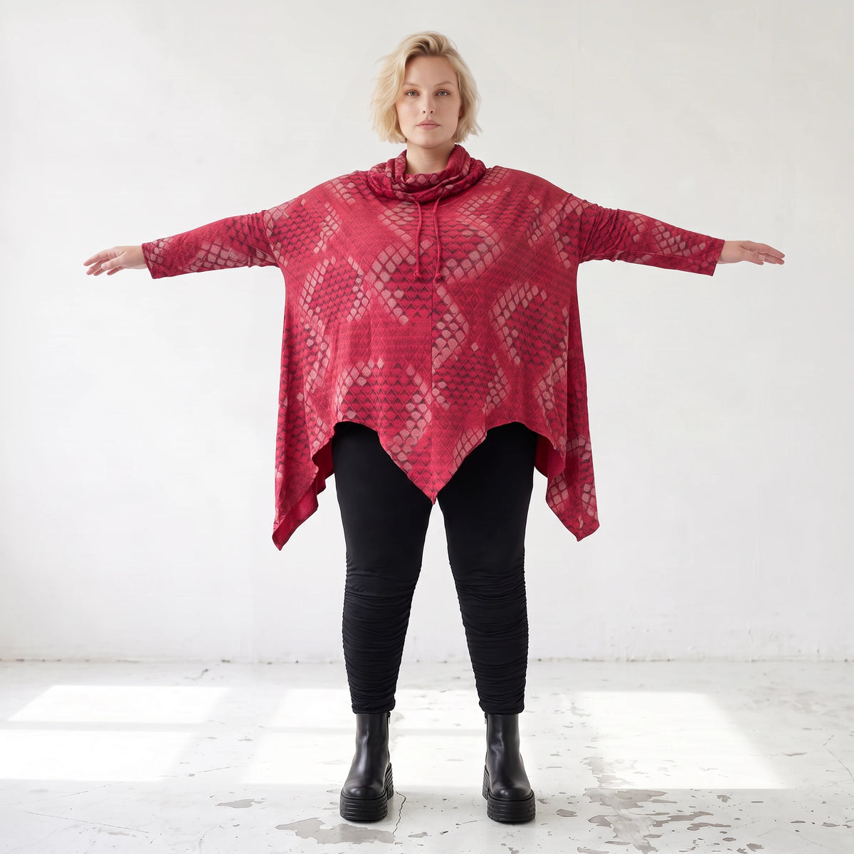 Wintershirt in Rot/Schwarz mit Rollkragen Tunnelzug A-Linie aus Baumwolljersey Zipfelsaum