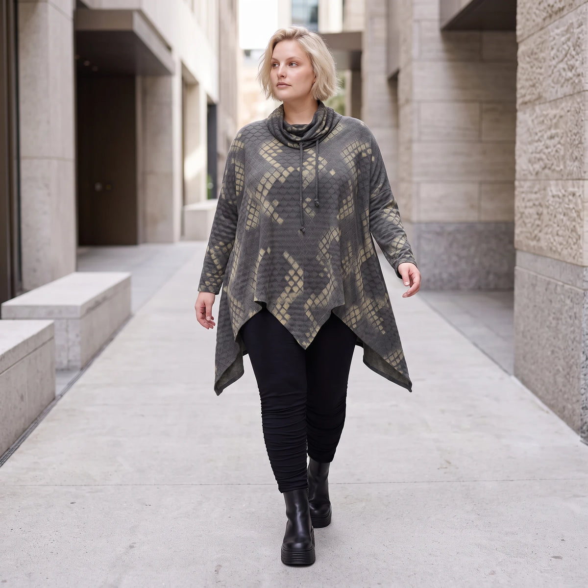 Langarmshirt aus Baumwolle in A-Linie Rollkragen Tunnelzug und asymmetrischem Zipfelsaum