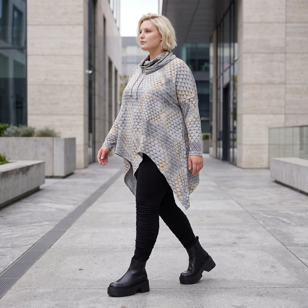 Baumwollshirt in Grau/Beige in A-Linie mit weichem Rollkragen Tunnelzug und Zipfelsaum