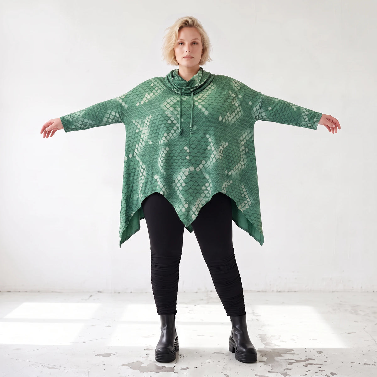 Wintershirt aus weichem Baumwolljersey mit Stretch in A-Linie mit Rollkragen Zipfelsaum